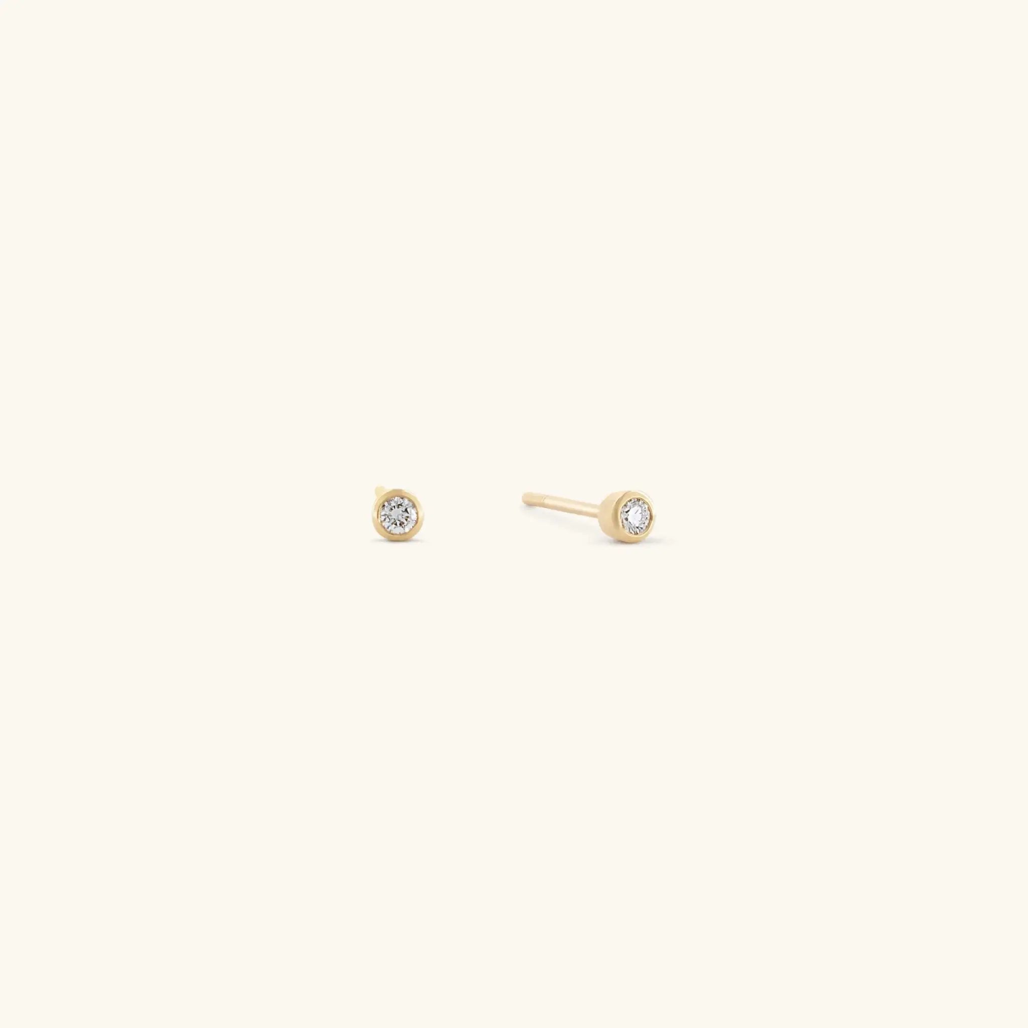 Satellite Stud earrings in solid 9ct gold with small disc design | Glasaje Melbourne